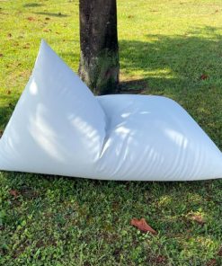 aluguer de puffs brancos para jardim